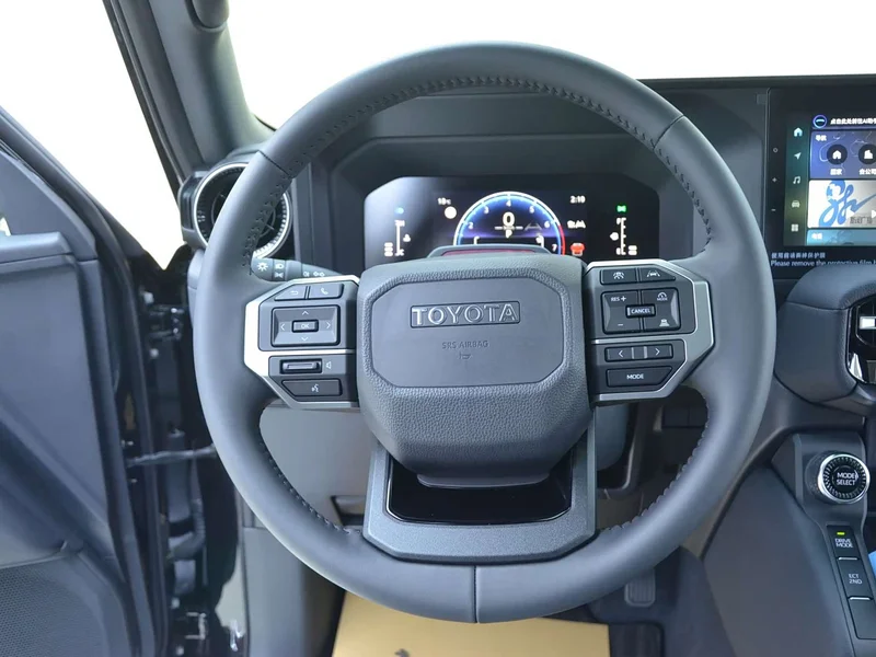 Toyota Prado — фото 10