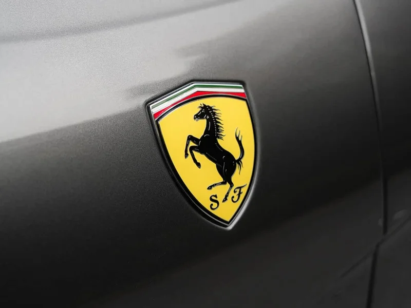 Ferrari 812 — фото 9