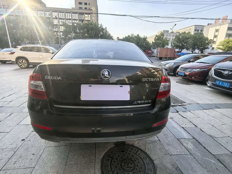 Volkswagen Octavia — фото 8