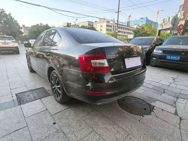 Volkswagen Octavia — фото 9