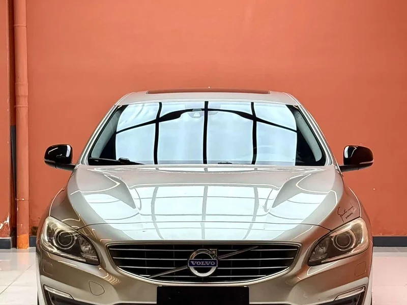 Volvo S60 — фото 2