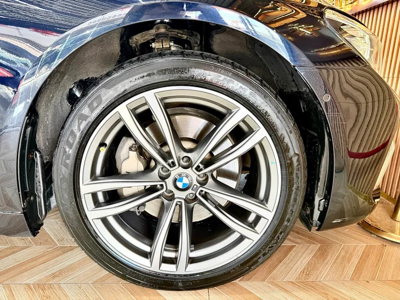 BMW 7-Series — фото 18