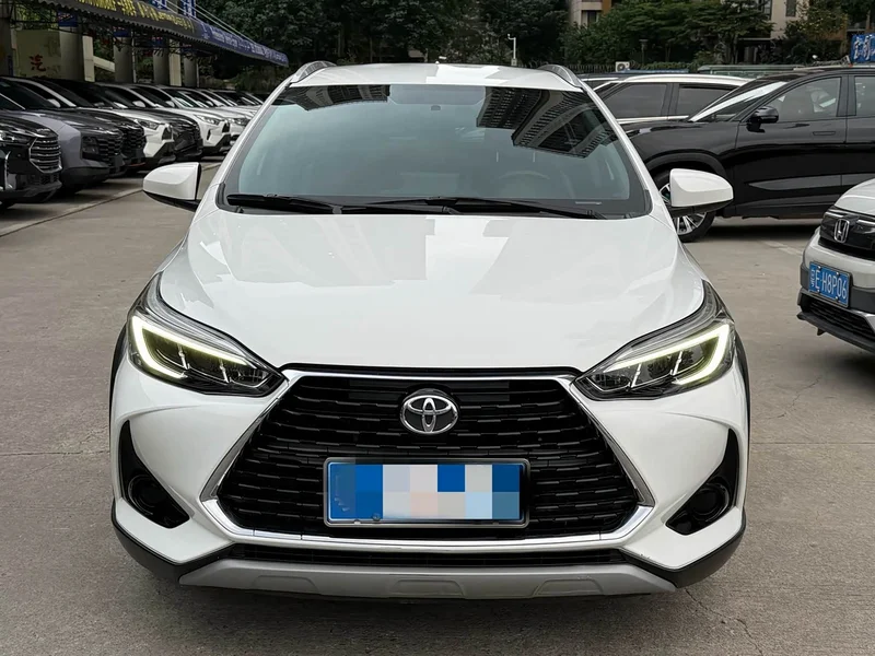 Toyota Yaris L — фото 2