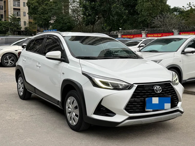 Toyota Yaris L — фото 3
