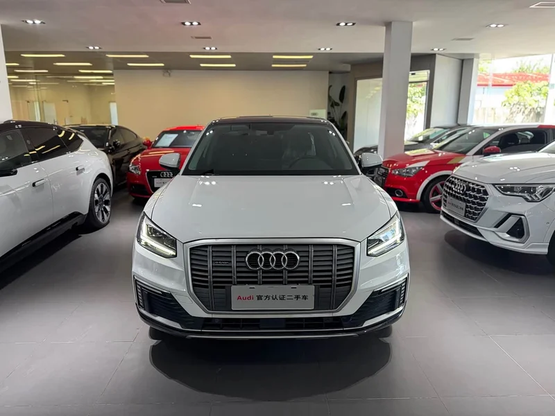 Audi Q2L e-tron — фото 2