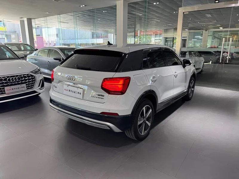 Audi Q2L e-tron — фото 6