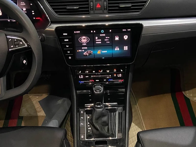 Skoda Superb — фото 20