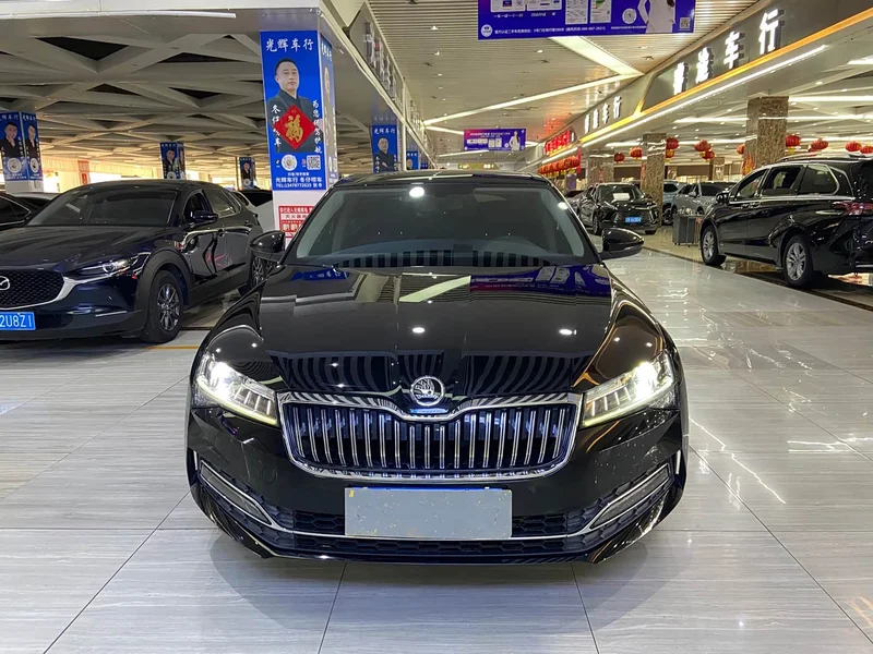 Skoda Superb — фото 2