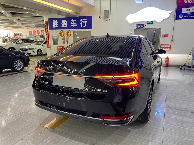Skoda Superb — фото 6