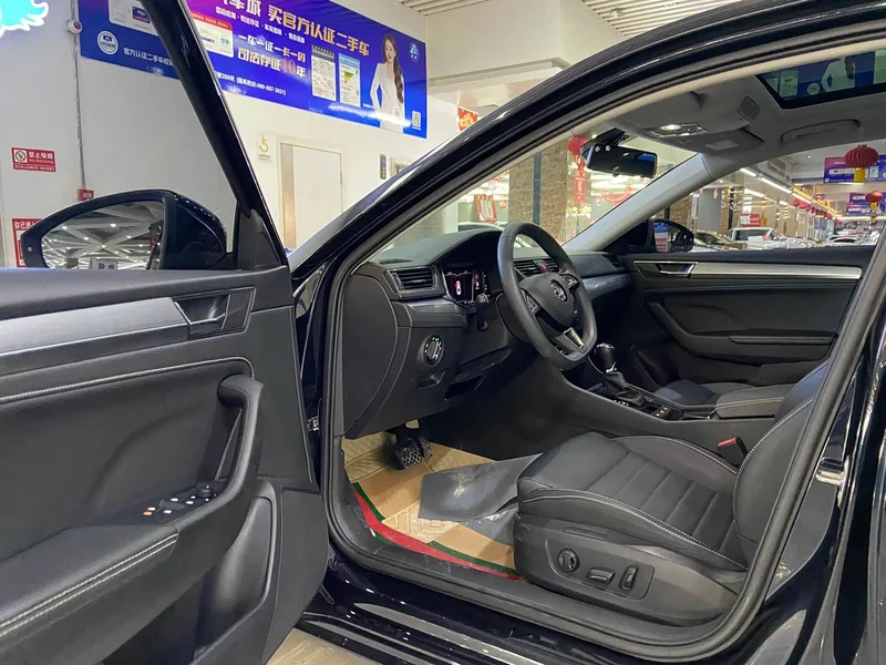 Skoda Superb — фото 7