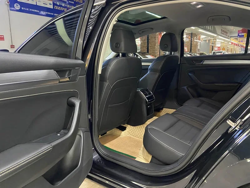 Skoda Superb — фото 8
