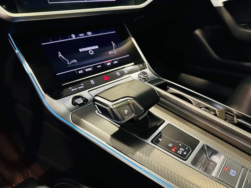 Audi A6L — фото 11