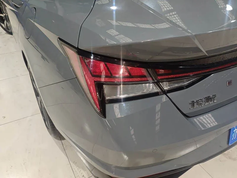 Hyundai Elantra — фото 14