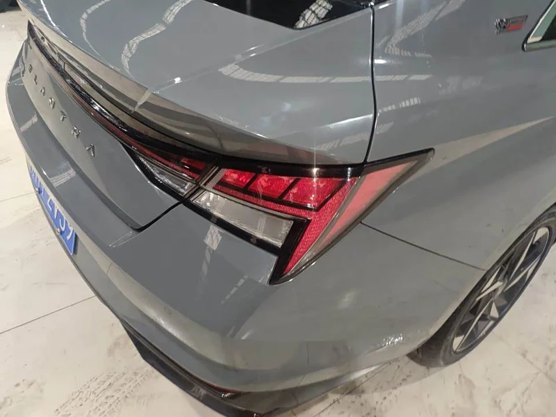 Hyundai Elantra — фото 16