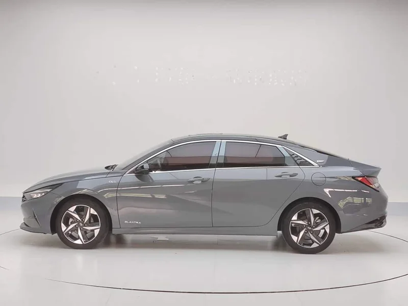 Hyundai Elantra — фото 2