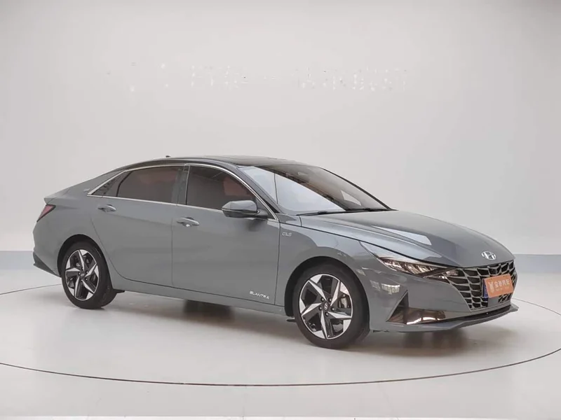 Hyundai Elantra — фото 3