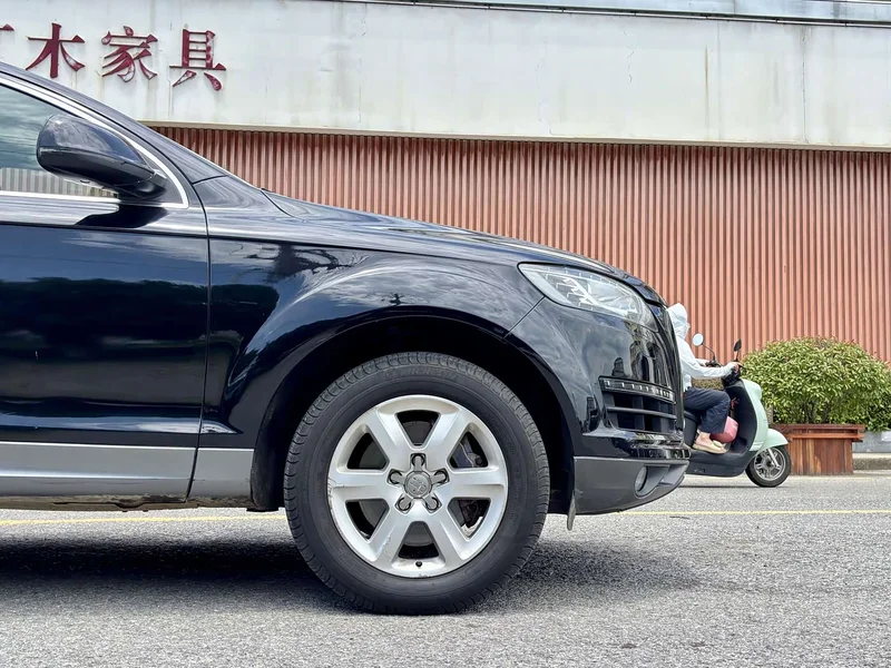 Audi Q7 — фото 4