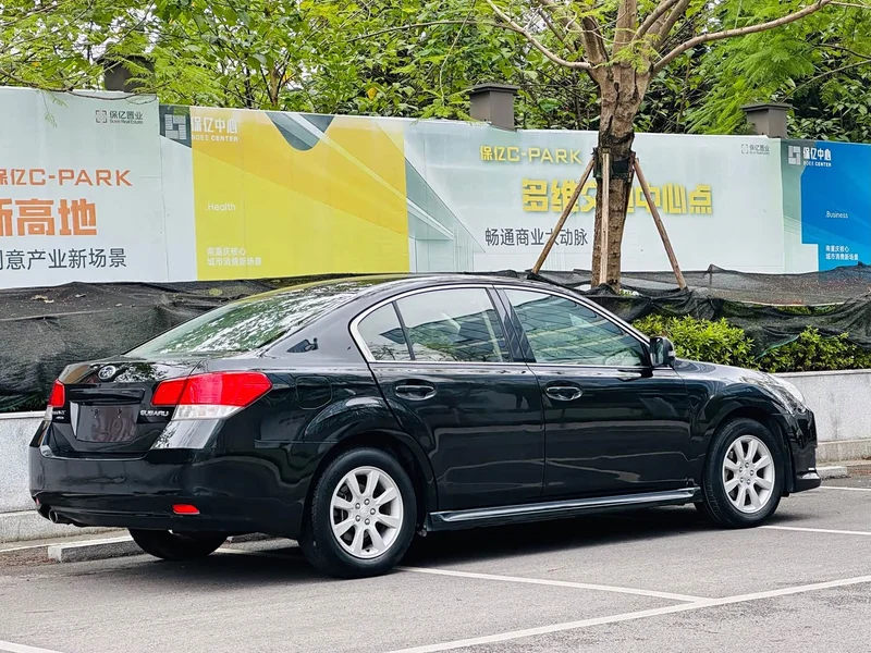 Subaru Legacy — фото 6