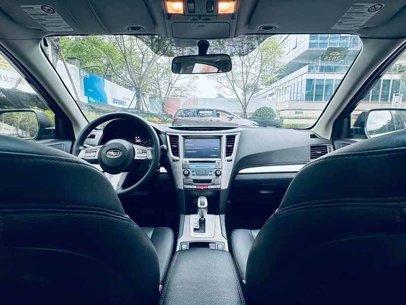 Subaru Legacy — фото 10