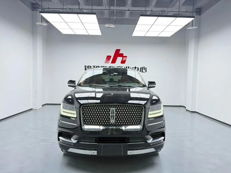 Lincoln Navigator — фото 1