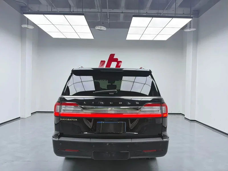 Lincoln Navigator — фото 9