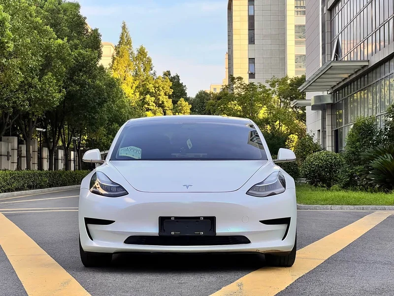 Tesla Model 3 — фото 2