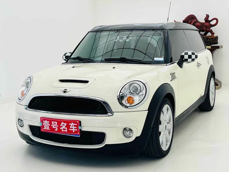 MINI CLUBMAN — фото 1