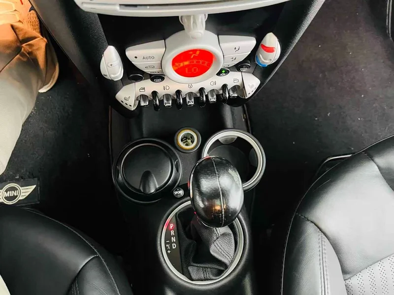 MINI CLUBMAN — фото 11