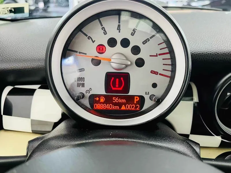 MINI CLUBMAN — фото 12