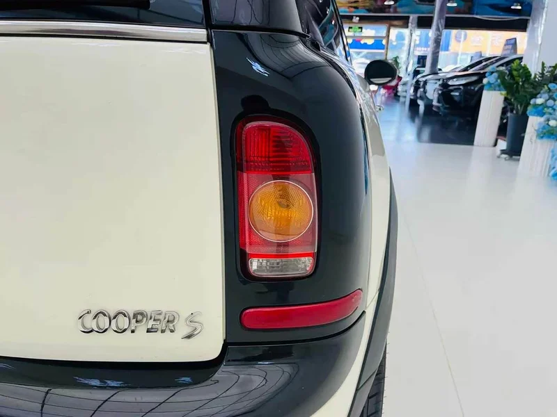 MINI CLUBMAN — фото 15