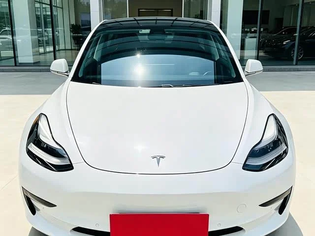 Tesla Model 3 — фото 2