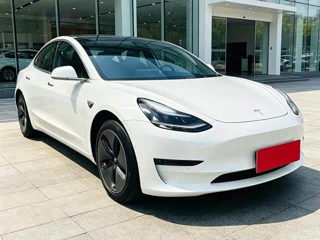 Tesla Model 3 — фото 3
