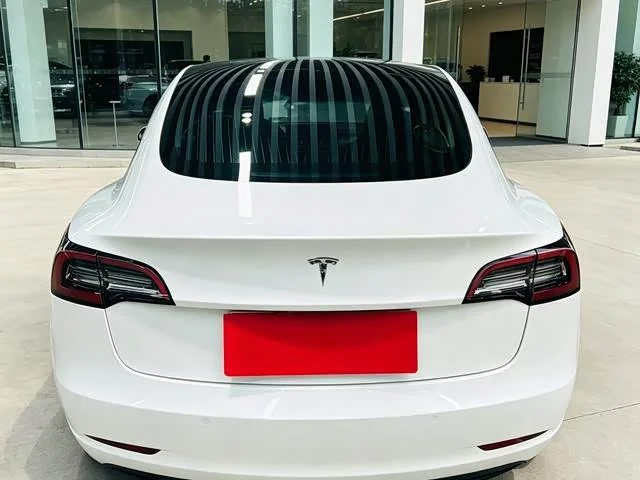 Tesla Model 3 — фото 5