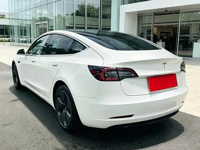 Tesla Model 3 — фото 6