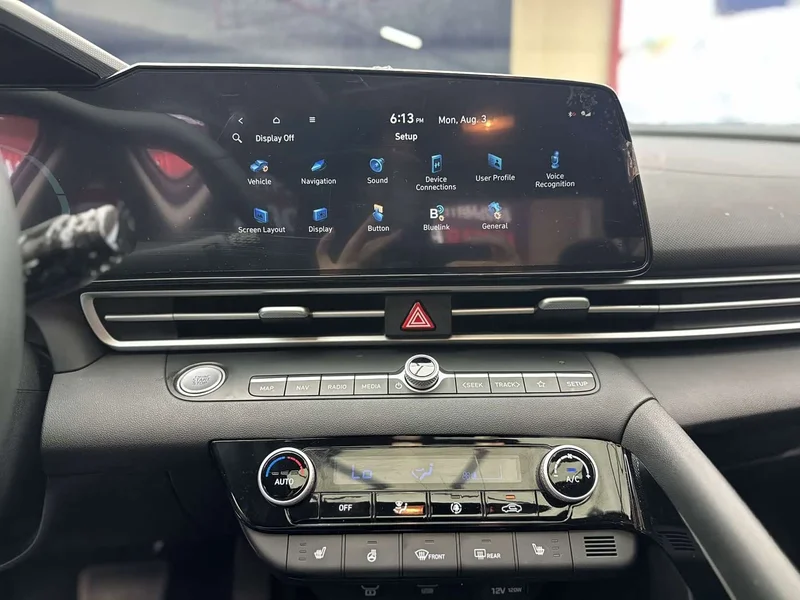 Hyundai Elantra — фото 13