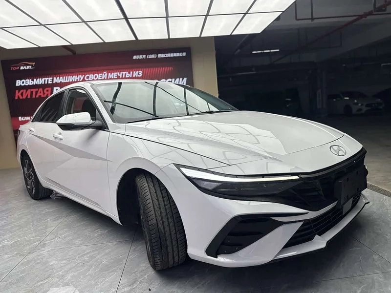Hyundai Elantra — фото 3