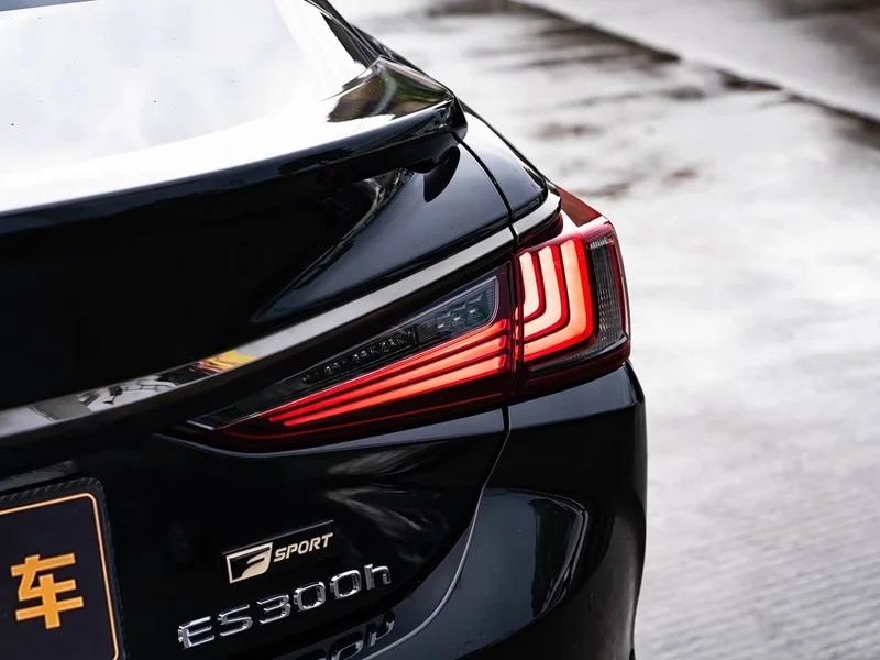 Lexus ES — фото 7