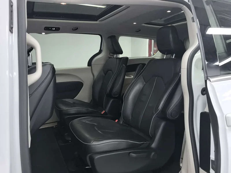 Jeep Grand Voyager PHEV (Imported) — фото 6