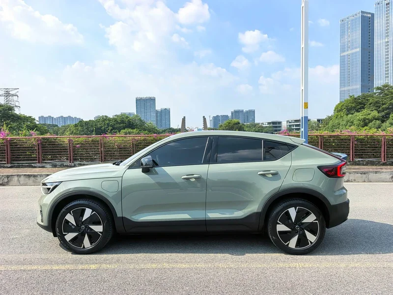 Volvo C40 — фото 20