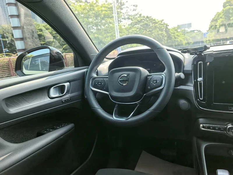 Volvo C40 — фото 7