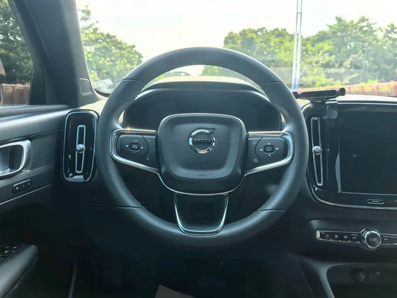 Volvo C40 — фото 9