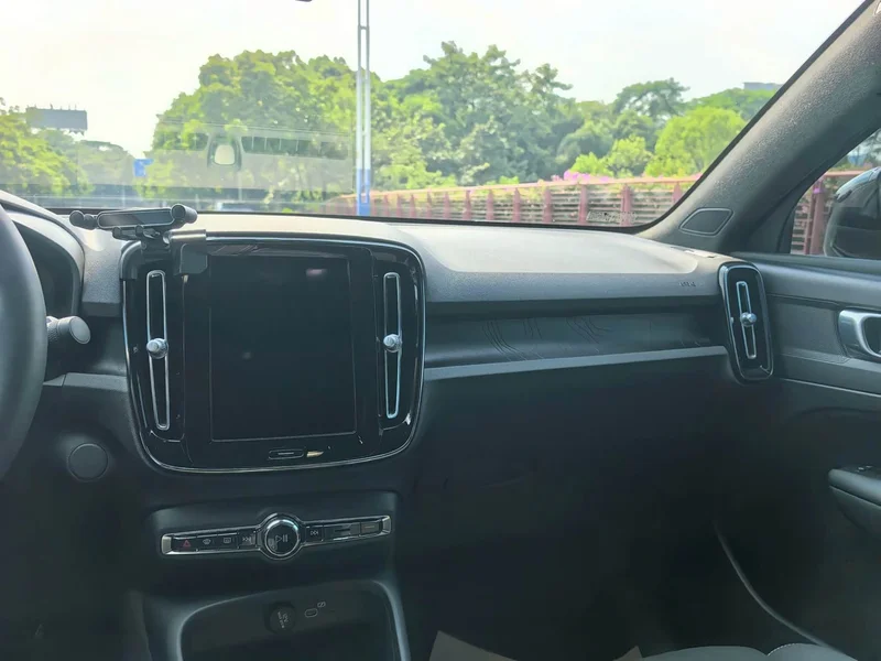 Volvo C40 — фото 10