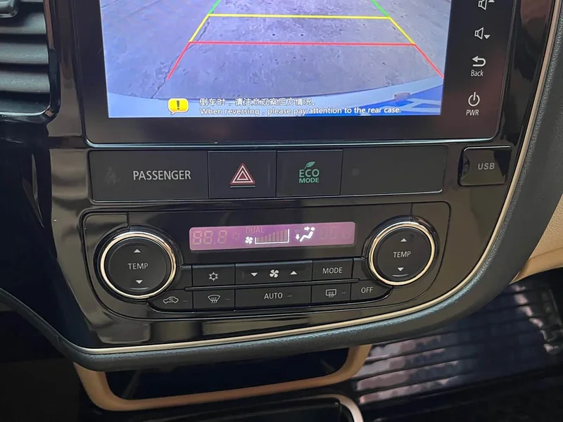 Mitsubishi Outlander — фото 15