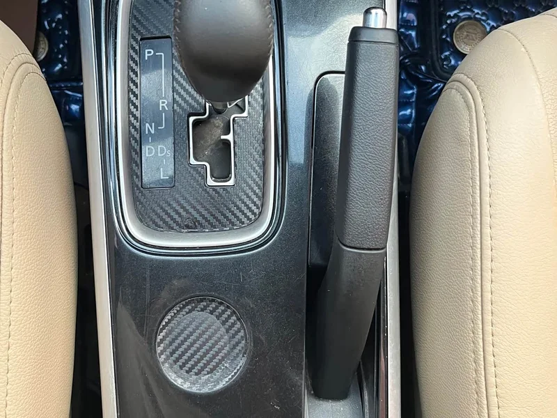 Mitsubishi Outlander — фото 16