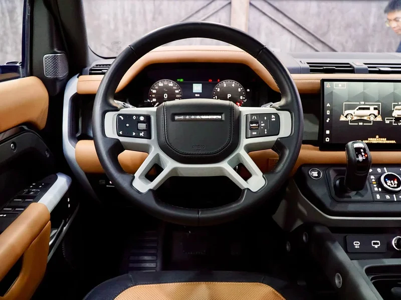 Land Rover Defender — фото 11