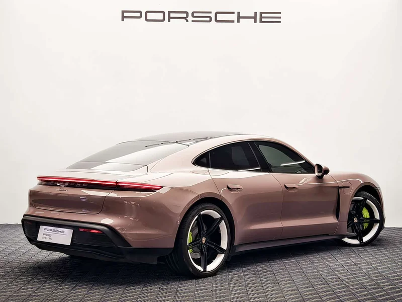 Porsche Taycan — фото 3