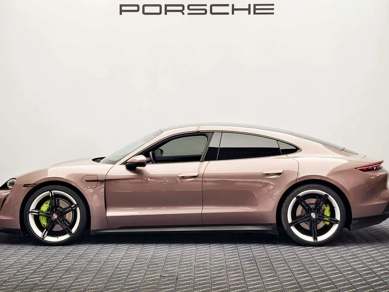 Porsche Taycan — фото 5