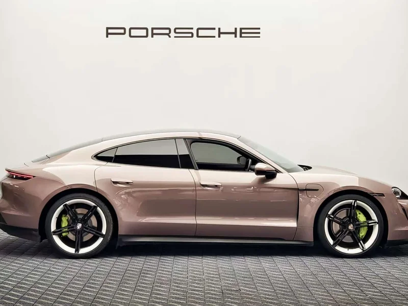 Porsche Taycan — фото 8