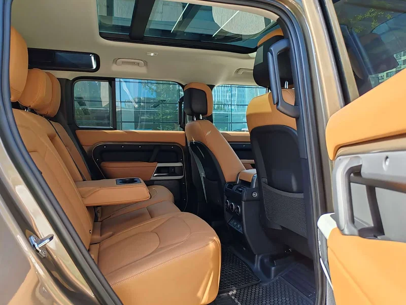 Land Rover Defender — фото 12