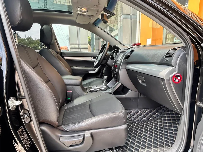 Kia Sorento — фото 11